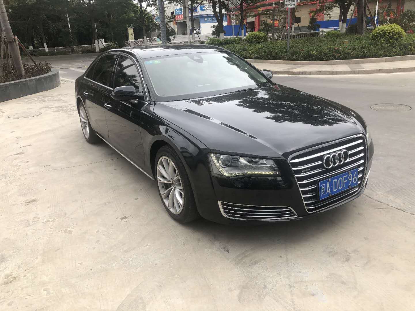 奥迪A8(闽AD0F96)-1.jpg